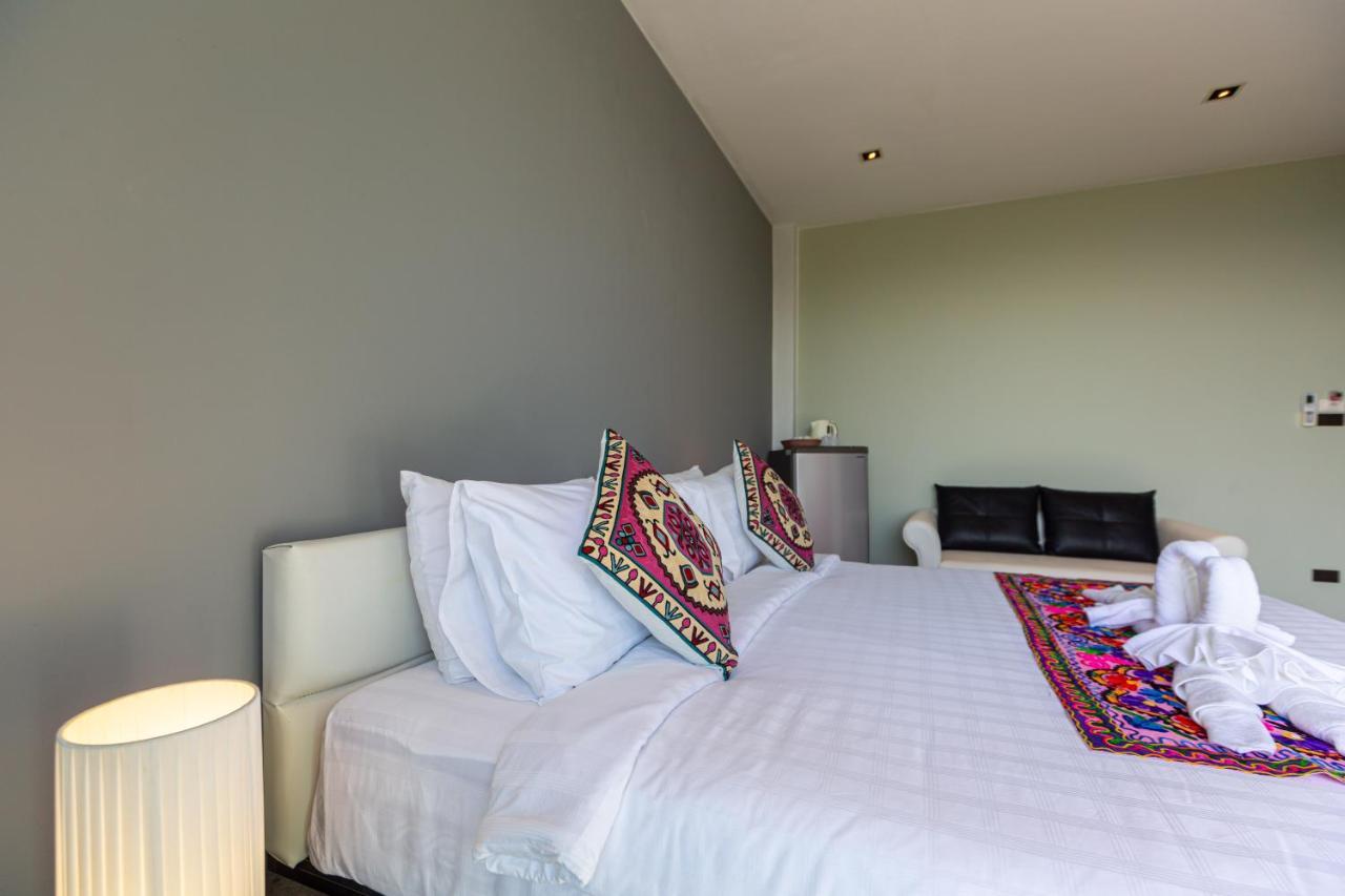 Rossarin Sea View Patong Hotel Ngoại thất bức ảnh