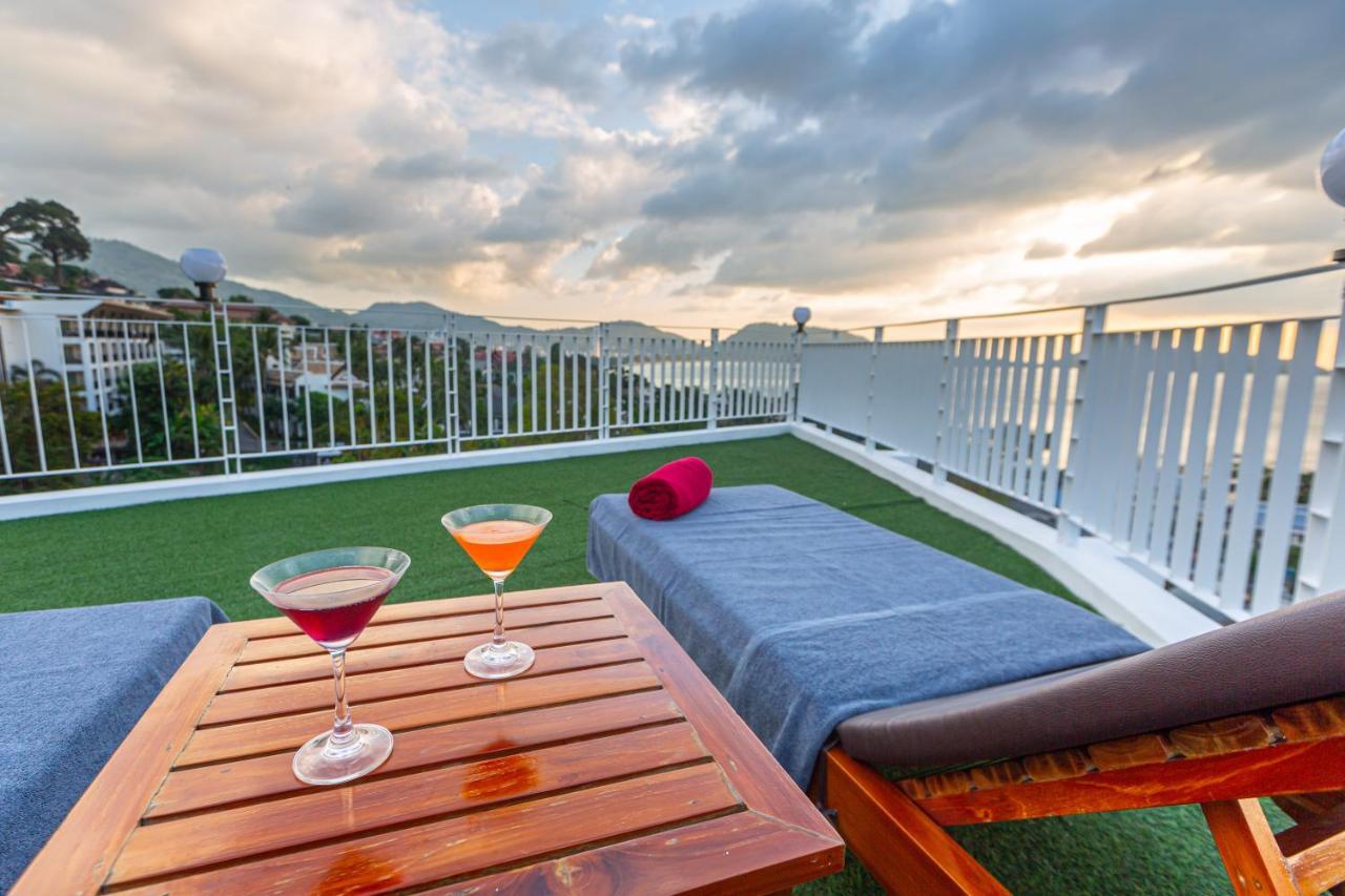 Rossarin Sea View Patong Hotel Ngoại thất bức ảnh